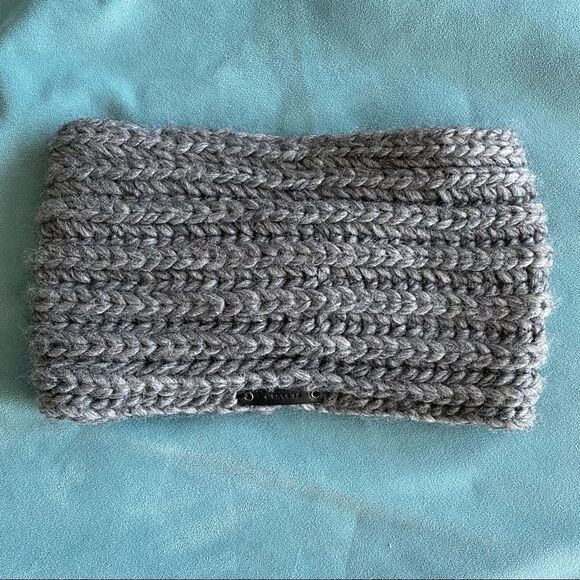 Coach Headband - Picture 2 of 8